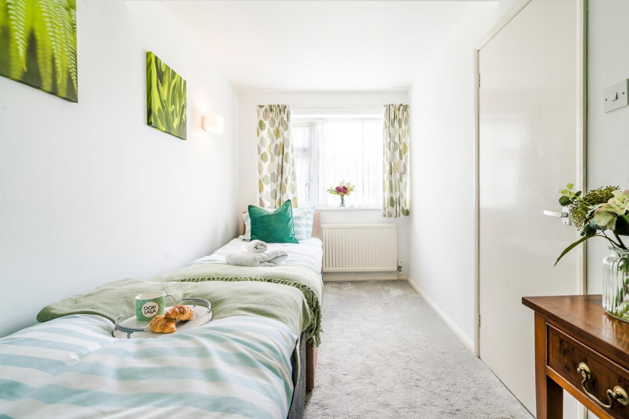 Leicester Oadby 4 Bed Home, 8 Guests, Park 5 Cars מראה חיצוני תמונה